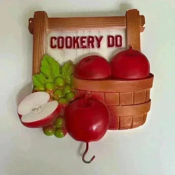 Set of 2 1982 Miller Studio  chalkware decorative kitchen wall plaques - Picture 4 of 8